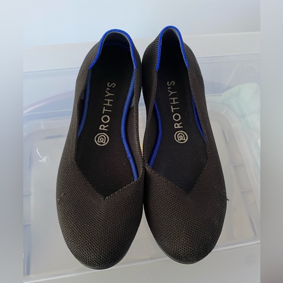 Rothy’s The Flat Black SZ 8, fits like a 7.5! - Picture 2 of 10